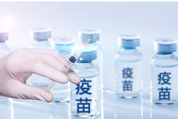 我國新冠疫苗累計接種近24億劑次，專家回應熱點問題